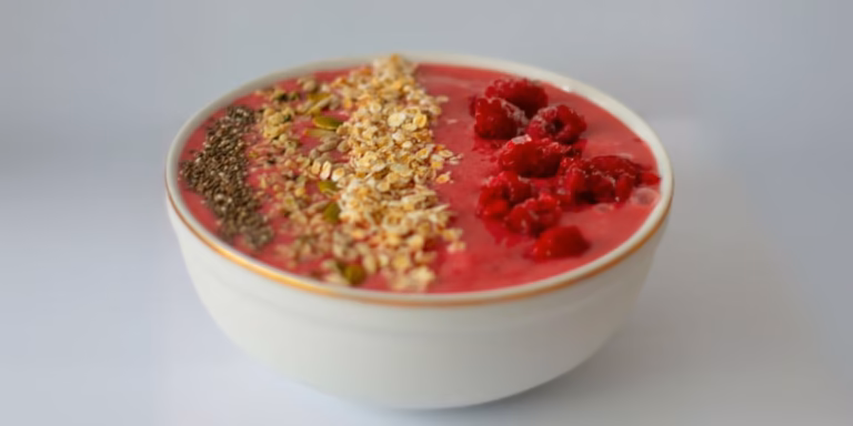 A delicious breakfast bowl that forms part of a Gut-Friendly breakfast